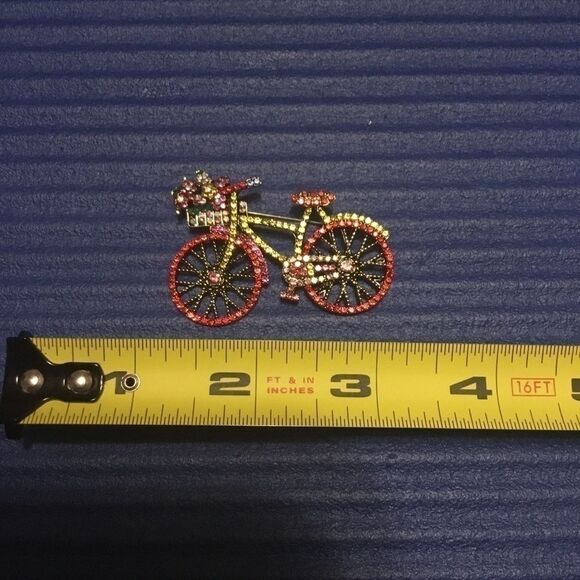 🚲 NEW multicolored sparkling crystal bicycle brooch 🚲 - Picture 5 of 5